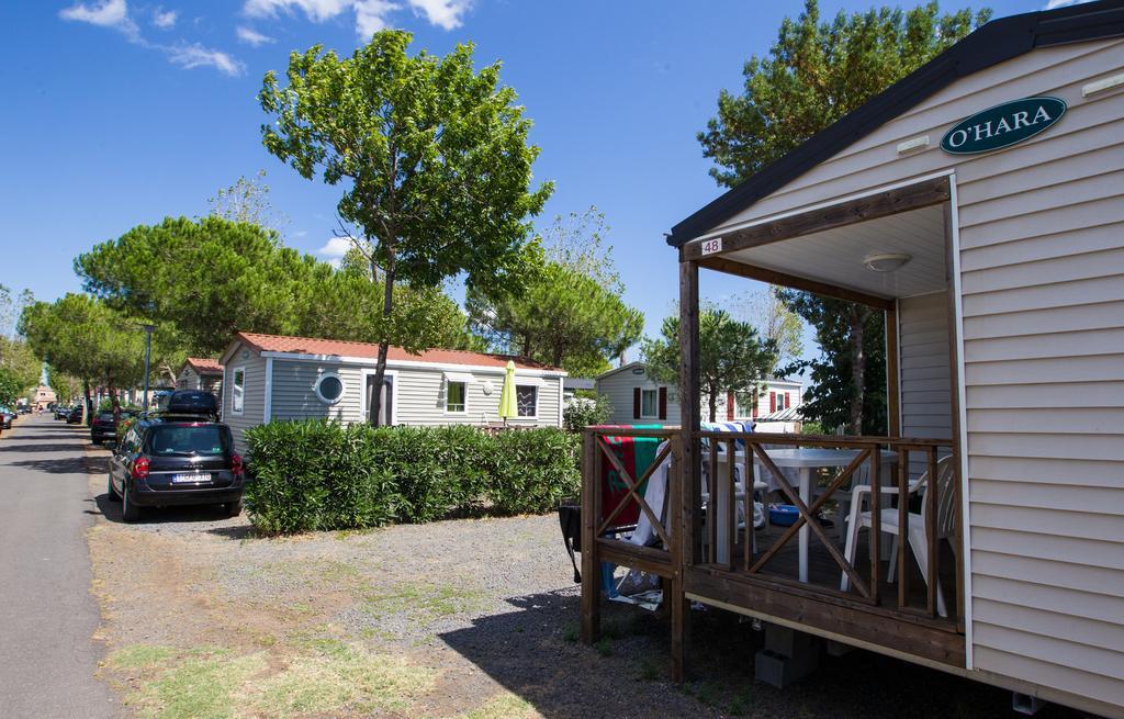 Camping Resort Les Champs Blancs Агд Номер фото