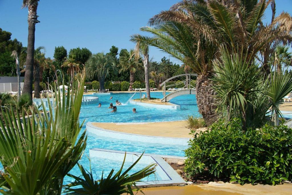 Camping Resort Les Champs Blancs Агд Экстерьер фото